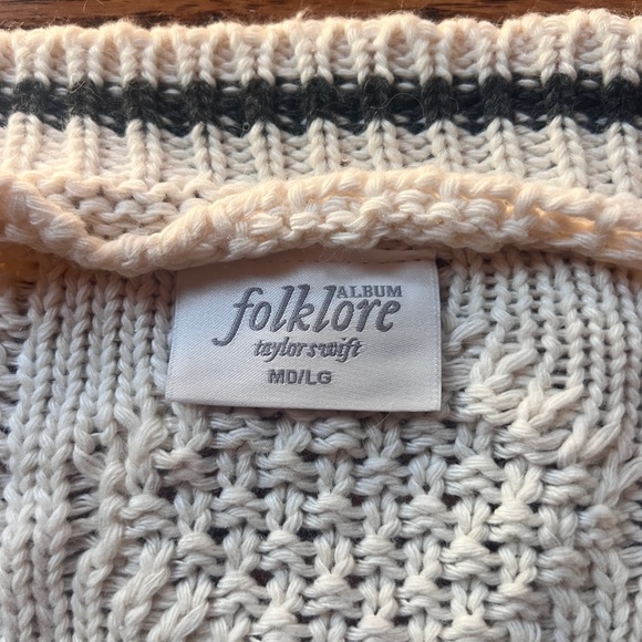 Taylor Swift Folklore Cardigan BRAND NEW IN ORIGINAL PACKAGING - Picture 5 of 7